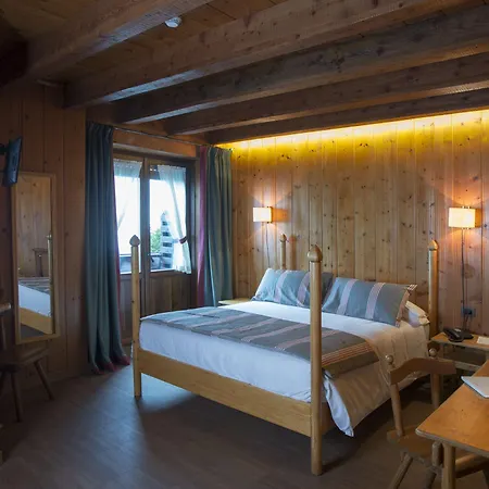 فندق Ristorante Bucaneve 3*