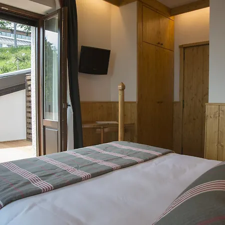 فندق Ristorante Bucaneve